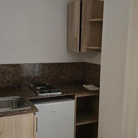 Rialta شقة فندقية 2*